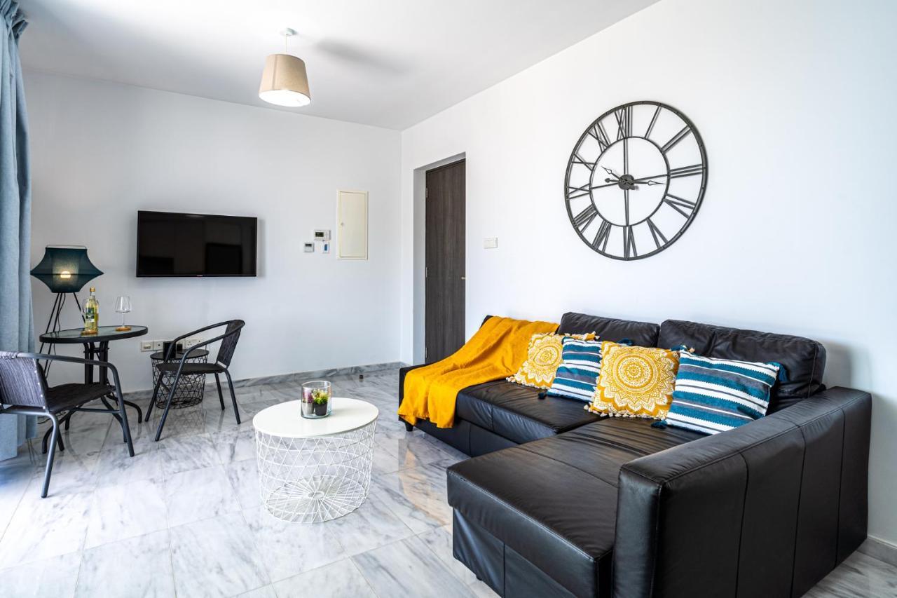 Oyster 1-Br Apt in Larnaca 2