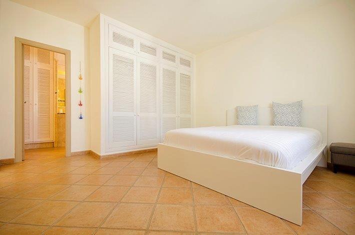 Villa with Private Pool, Jacuzzi & 360° Sea Views 2