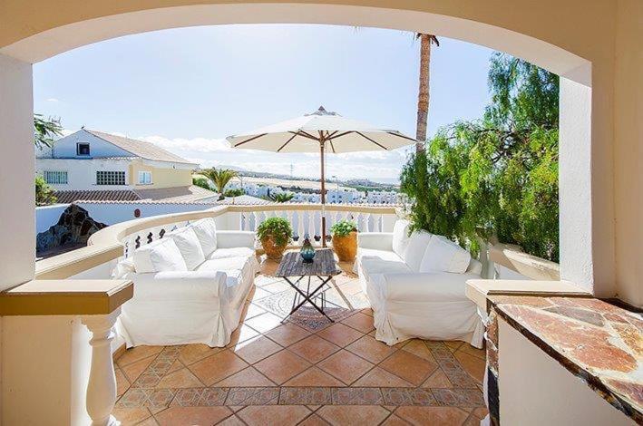 Villa with Private Pool, Jacuzzi & 360° Sea Views 1