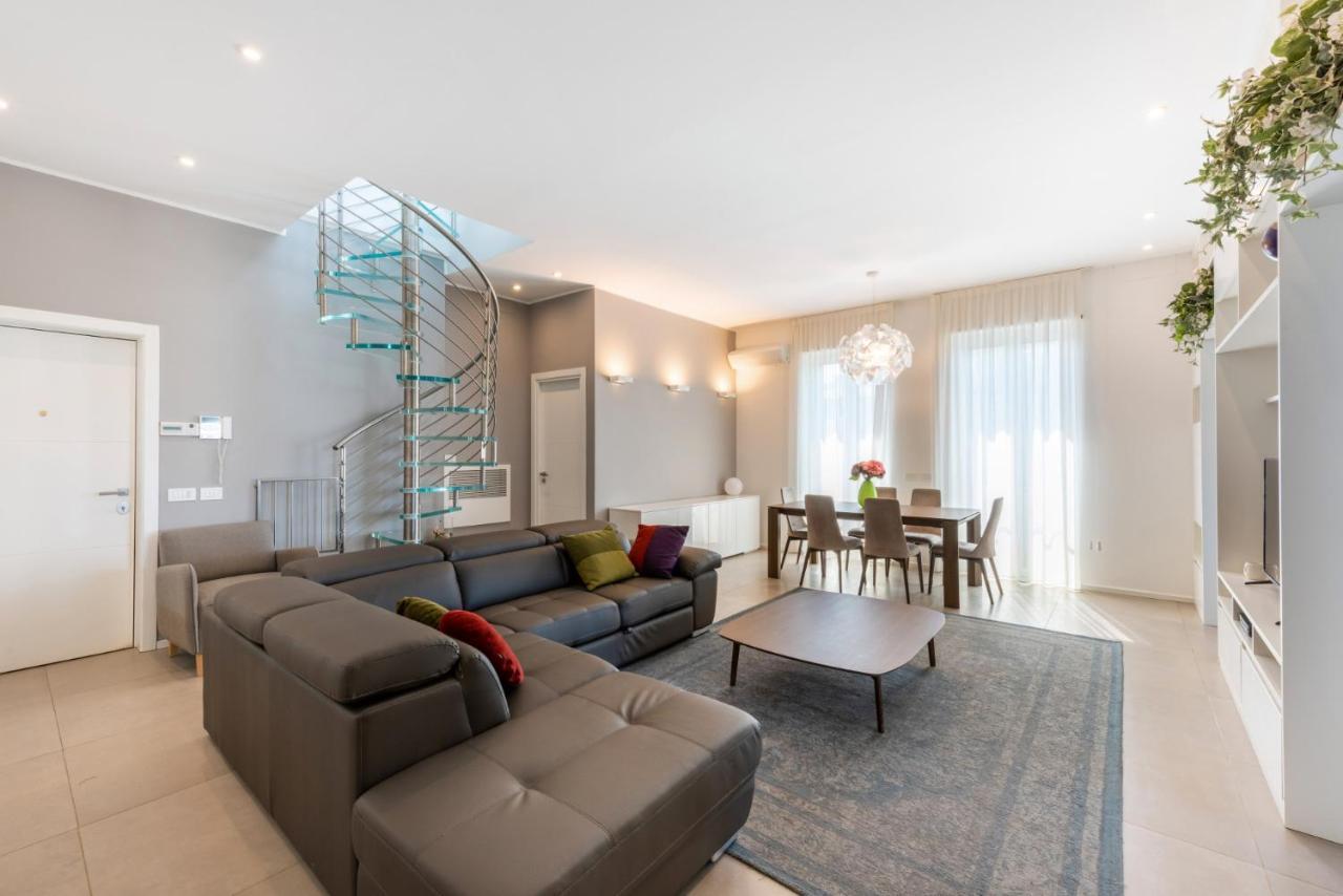 Easylife - Wonderful Penthouse with Terrace a Few Steps From the Duomo