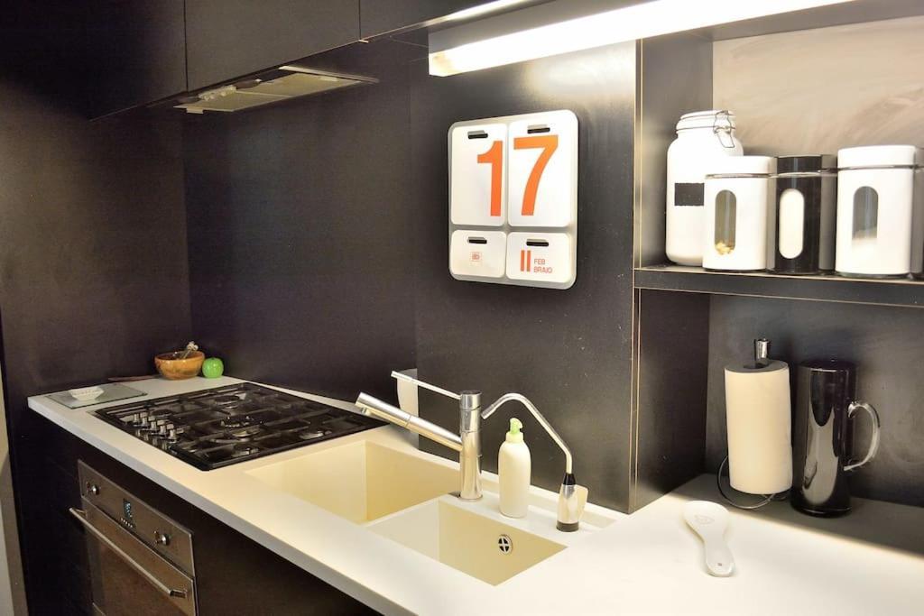 Youhosty - Del Lauro 6 2