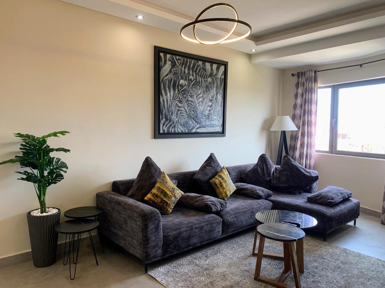 Moderne, Lumineux & Spacieux Avec Balcon -Central -Wifi-Smart Tv-Clim 2