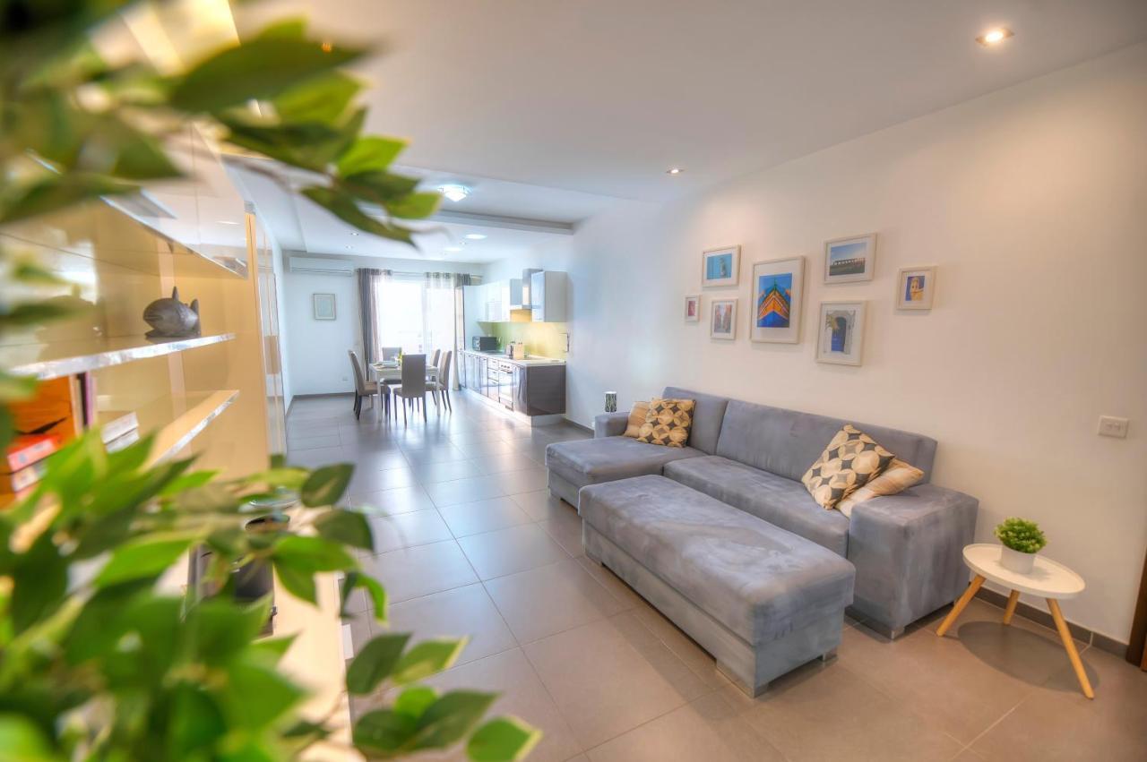 Bright & Large 2bedrooms in Sliema Center Mpor1-1