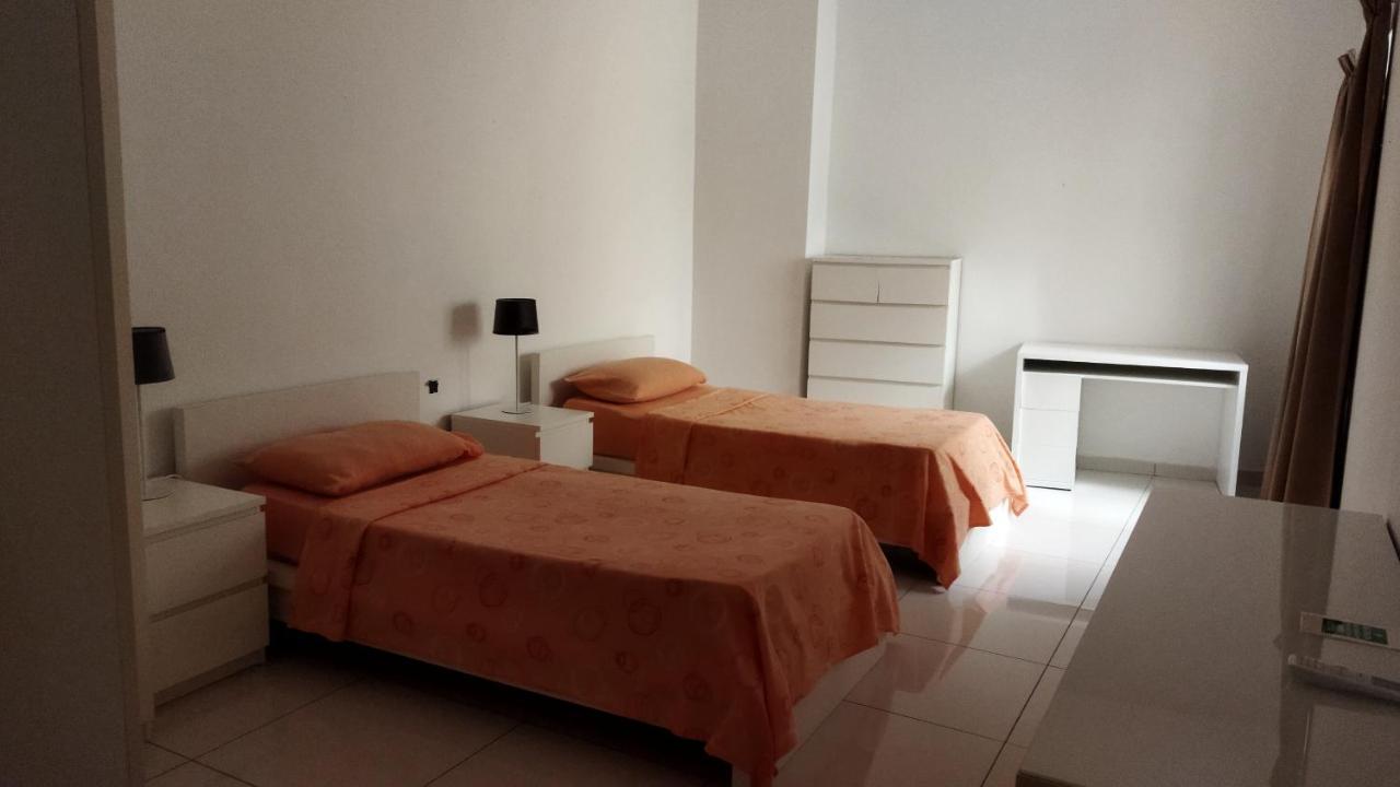 Seafront Apartment at Waters' Edge 1