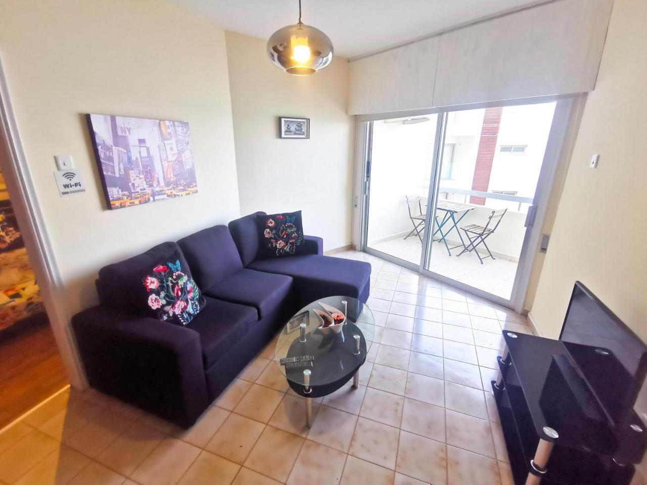 Flirty Flamingo Seaview Seafront Apartment 2