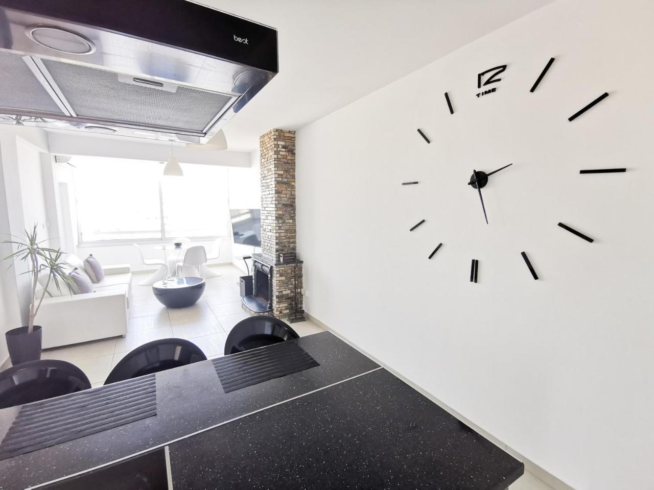 Mackenzie Seaview Paradise