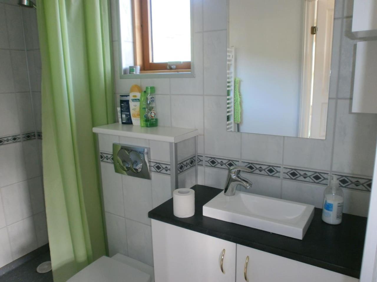 Bjorkin – Cozy Cabin with Excellent View (Adults Only) 2