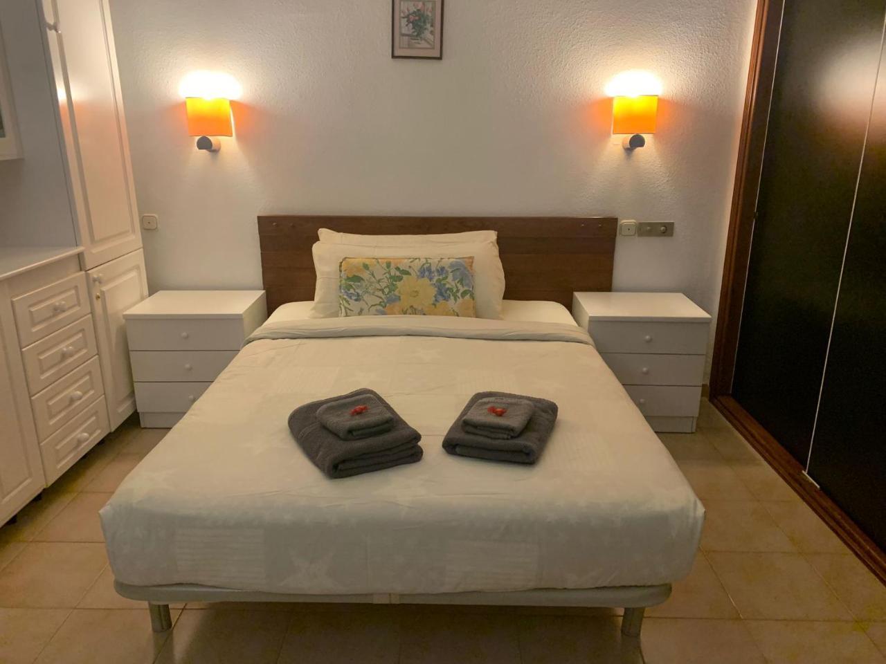 Aphotel Paraiso Del Sur in Centro Citta, Wifi Personale, Vista Mare Con Terrazza, Ristoranti E Pub Adiacenti, Taxi E Bus, Atelier Cura Alla Persona, Farmacia Con Medico 1