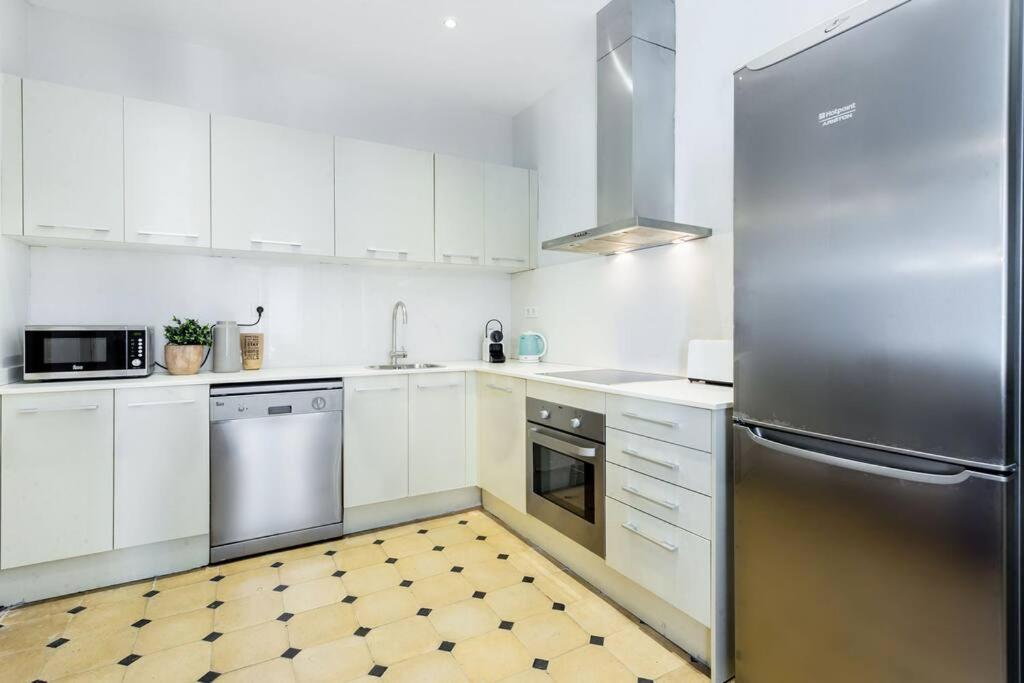 4bedroom Apart with Balcony in las Ramblas 1 1 (Adults Only) 1