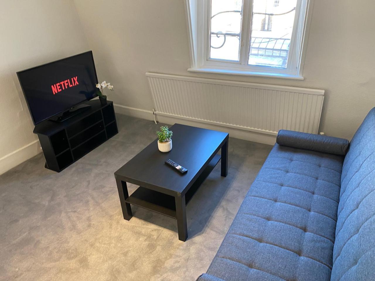 Modern 1 Bedroom Flat in Paddington 2