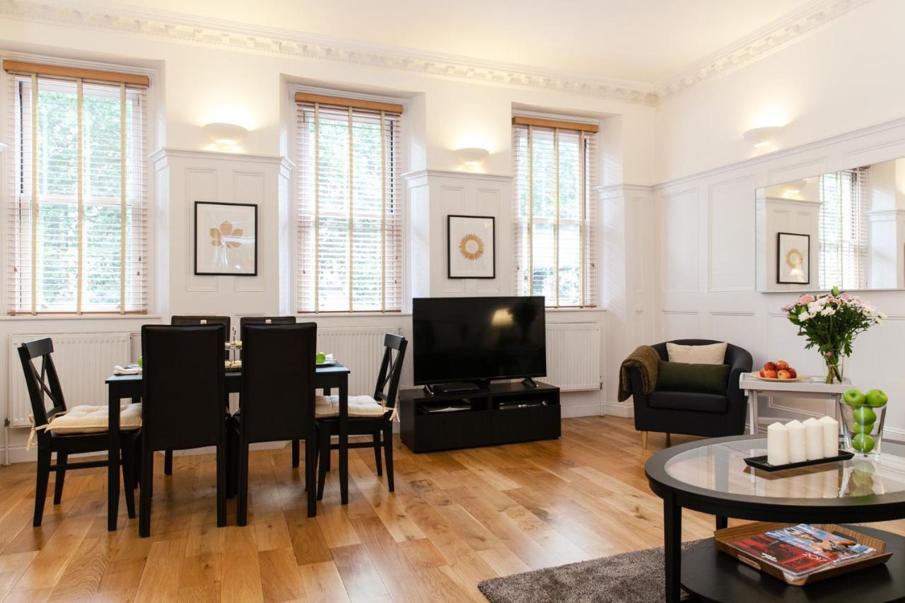 2 Bedr, 3 Beds, 1 Bath Thames, Trafalgar Sq 2