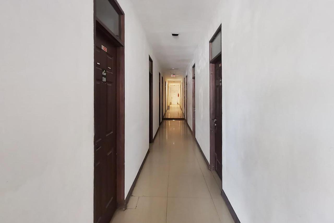 Urbanview Hotel Cozy Samarinda by Reddoorz 2