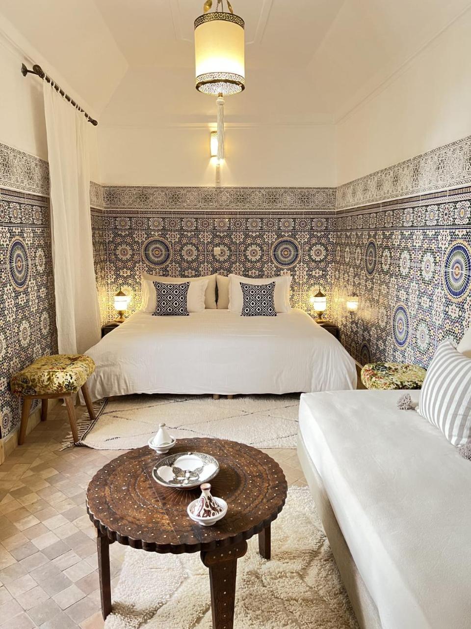 Riad 5 Generations 1