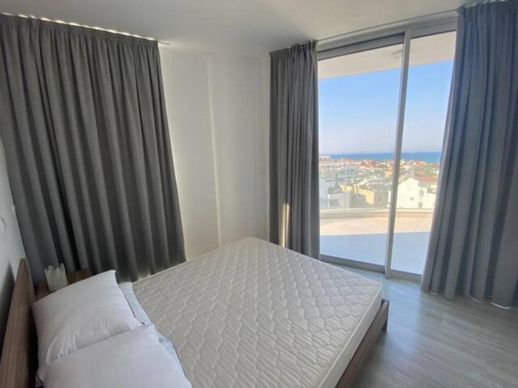 Mckenzie 2 Bedrooms Seaview Residence 1