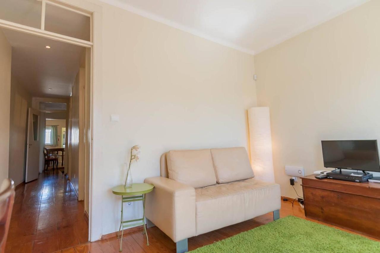 Cozy Two Bedroom Apartment in Santa Marinha 1