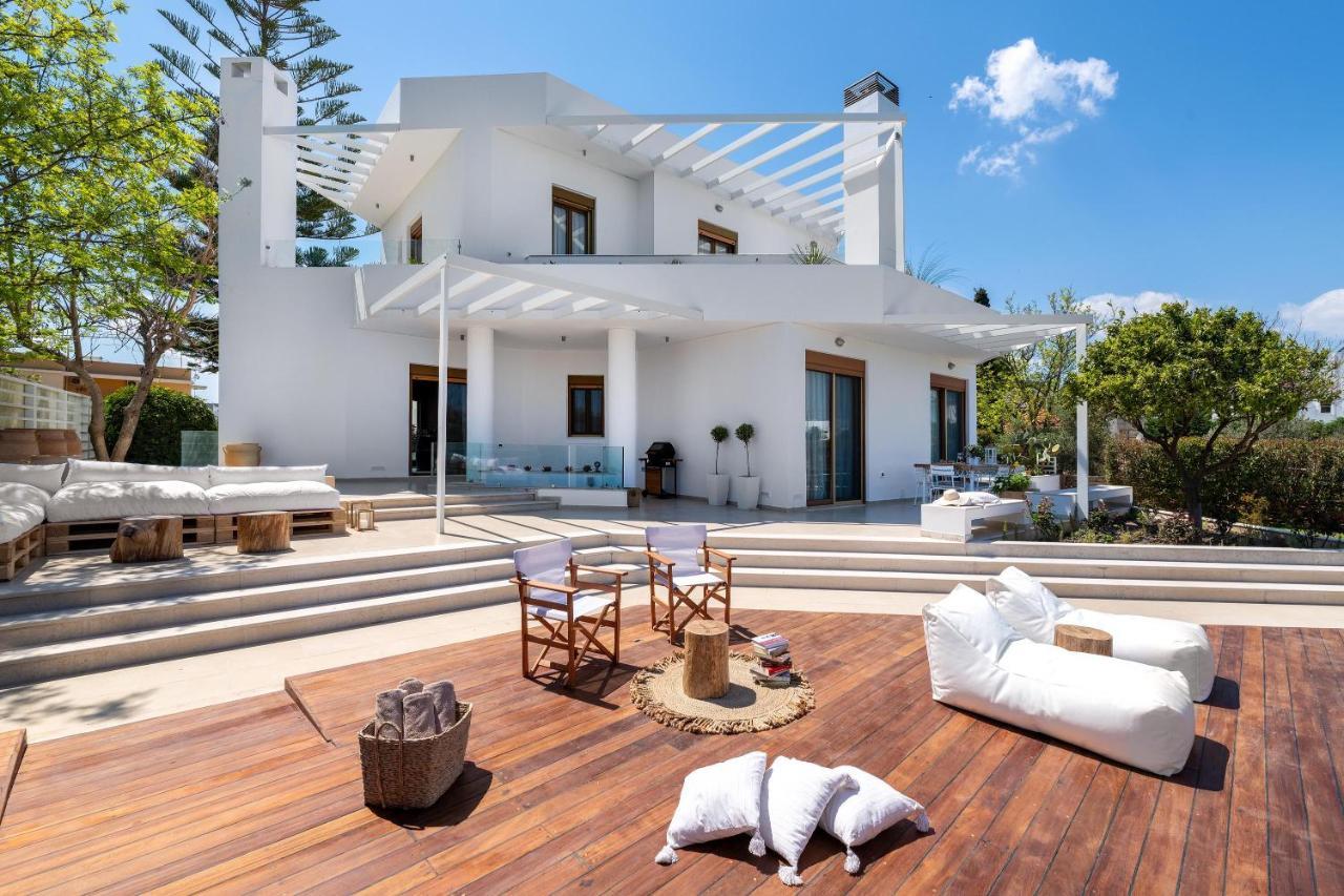 Love White Villa 1