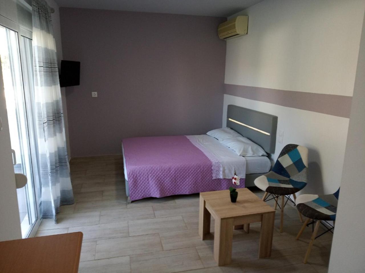 Toulas Studios & Apts No2 1