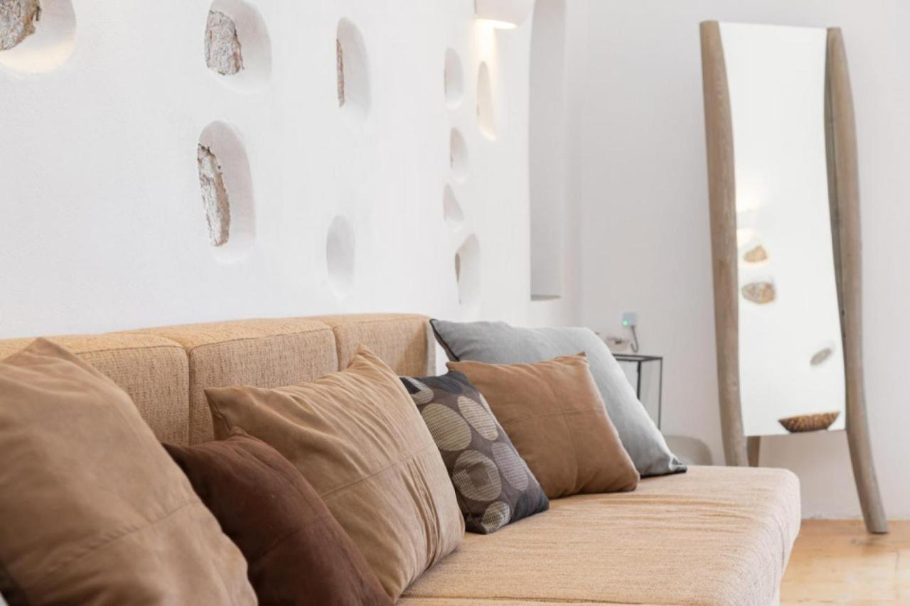 Canava House in Santorini