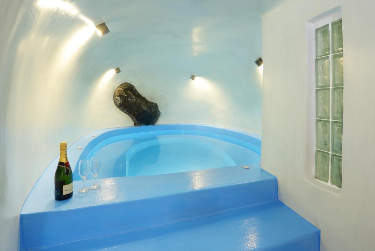 Church And Cave - Santorini Private Residences 1