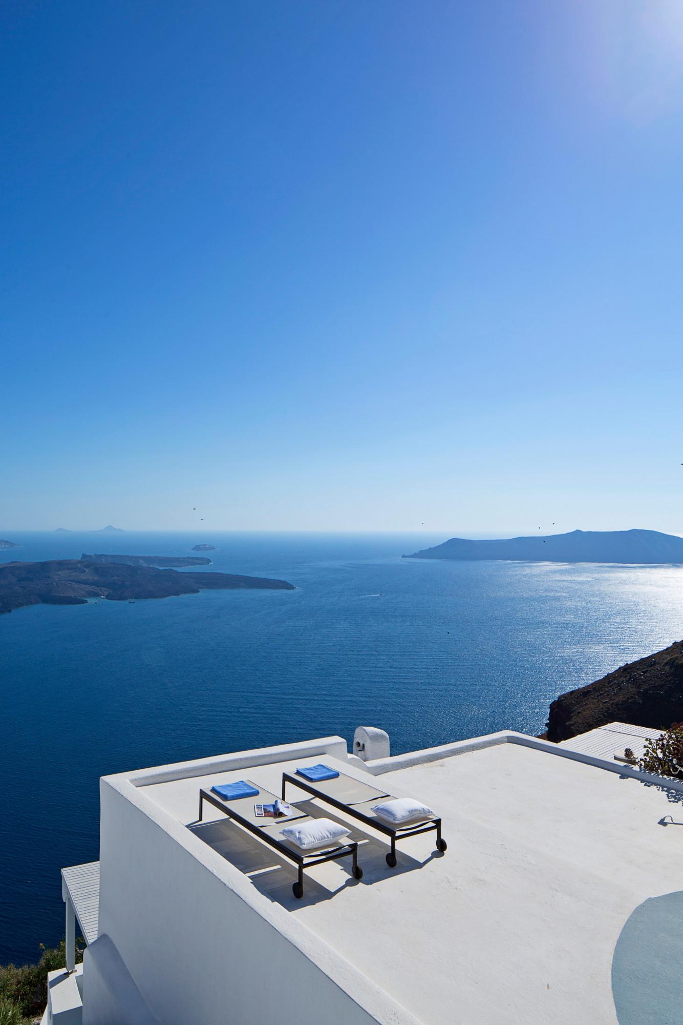 Villa Gaia, 3 Bedroom Villa with Amazing Views at Imerovigli 2