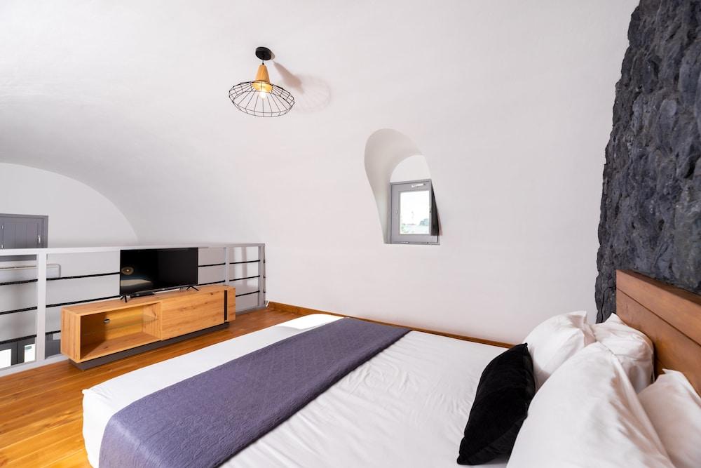 Filoxenia Luxury Villas 1