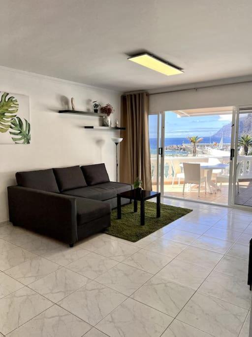 Ocean View Apartment in Los Gigantes