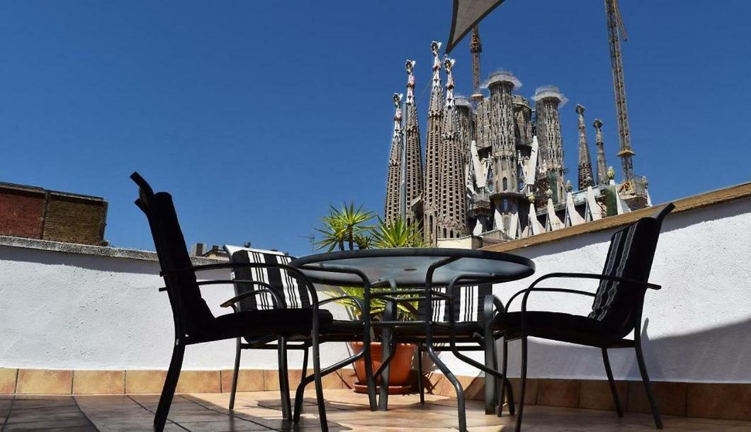 31mai1043 - Sunny Home Terrace Sagrada Familia 1