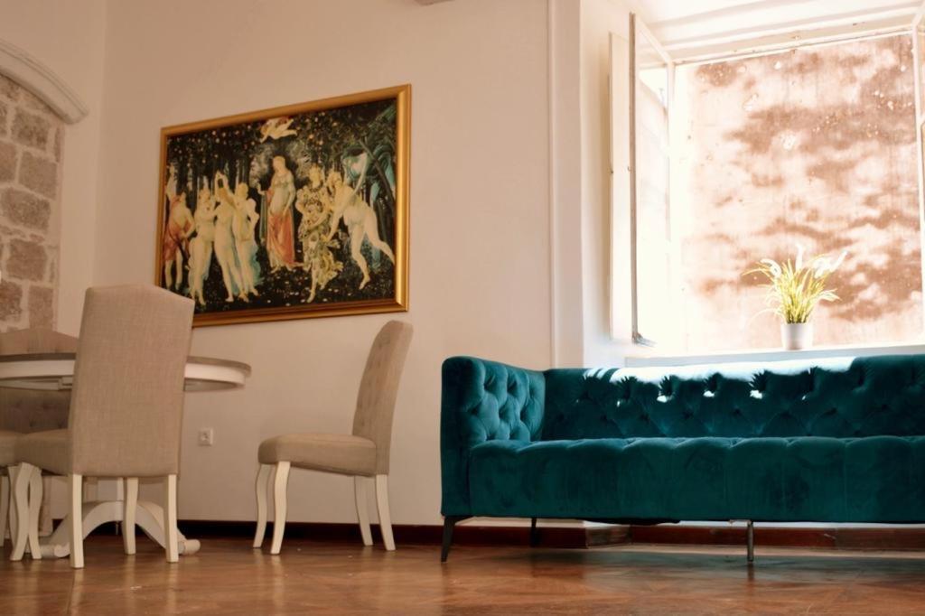 Elephant in My Room 1