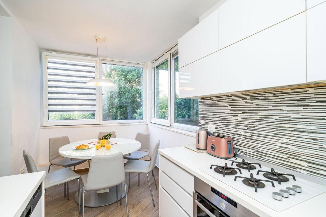 Spacious Two Bedroom Apartment 2