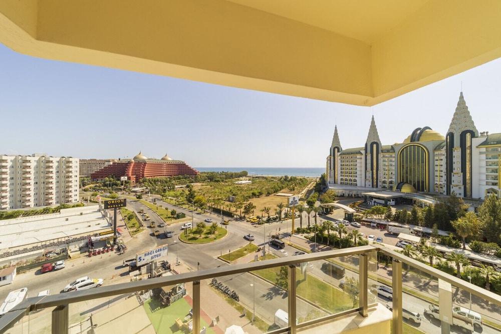 Fantastic Flat with Balcony And View in Aksu 1