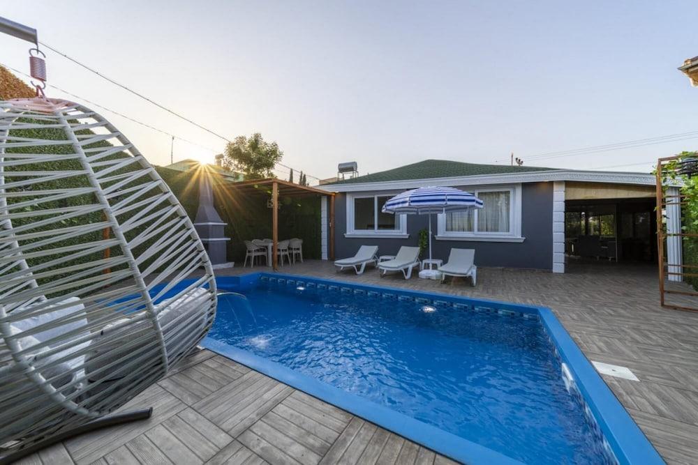 Villa with Private Pool Near Airport in Muratpasa 1
