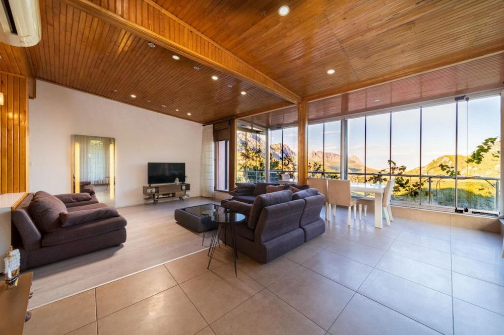Apartment Near Natural Attractions in Antalya