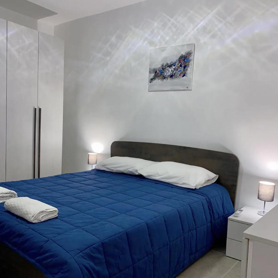 F1 - Modern Two Bedrooms Flat Sea View, St Julians 2