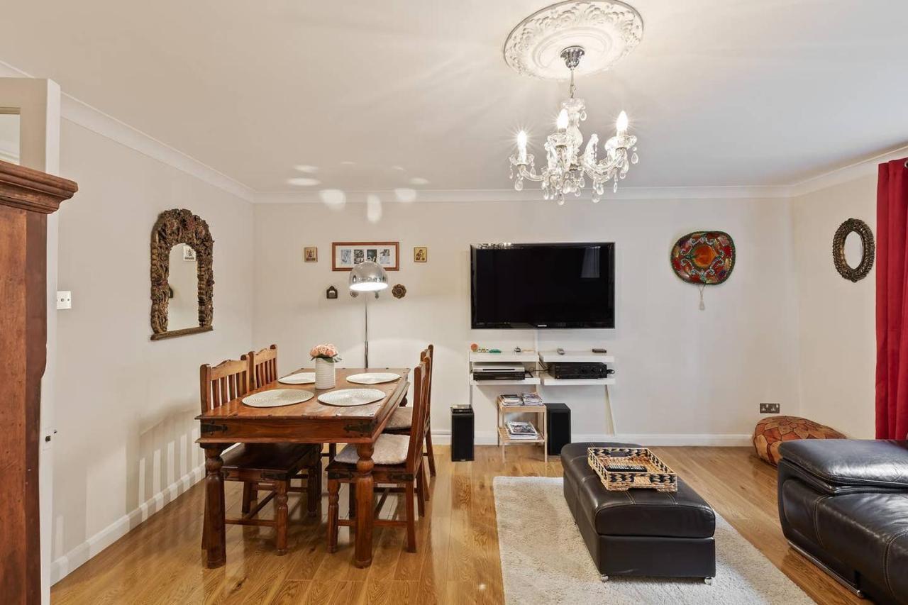 Beautiful And Cosy 2 Bedroom Flat 2