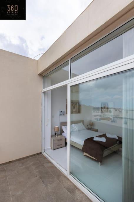 Spacious, 1br Duplex Off Uni/Hospital with Wifi by 360 Estates 2