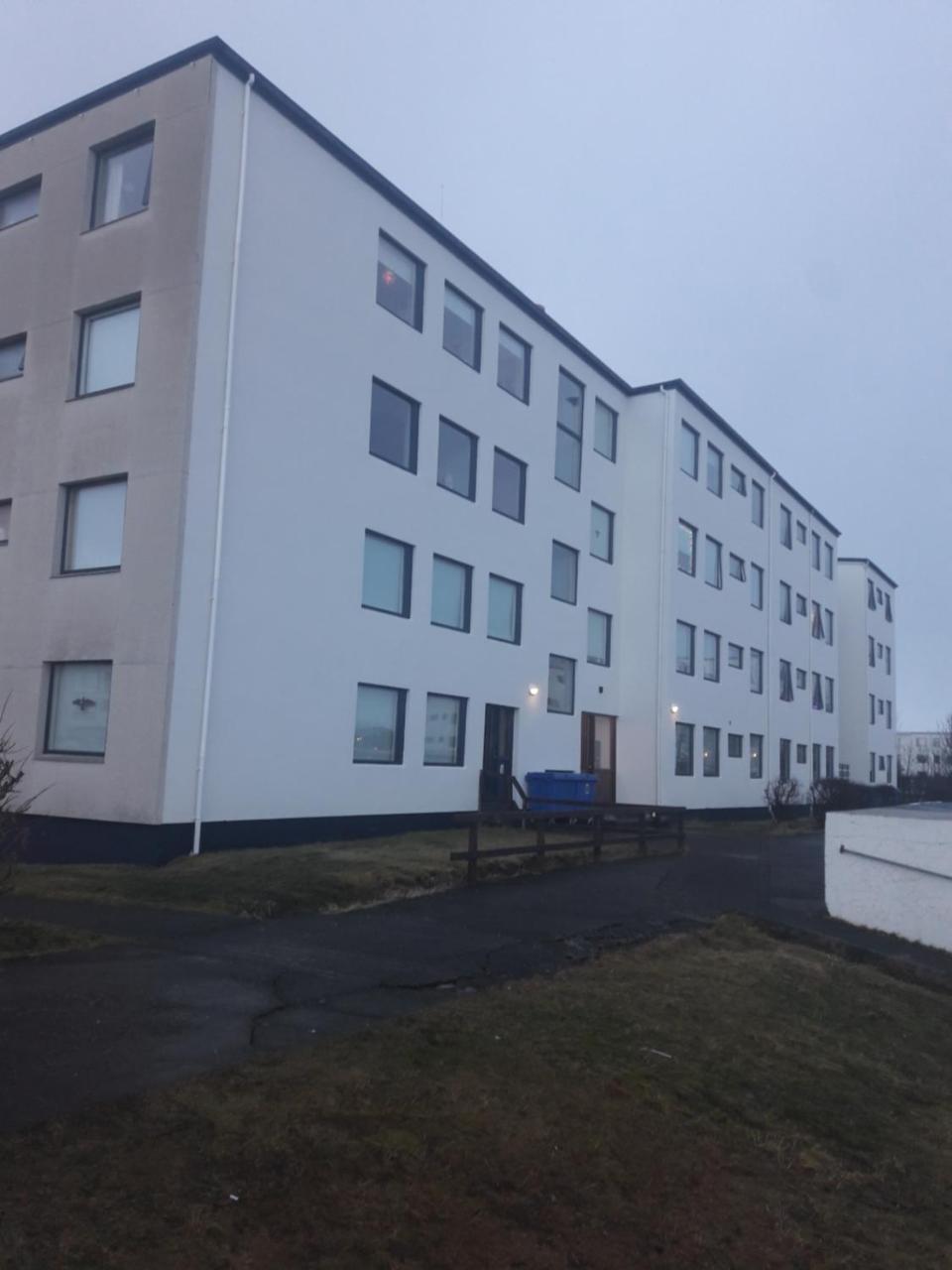 Comfortable Bedrooms - King Size Beds