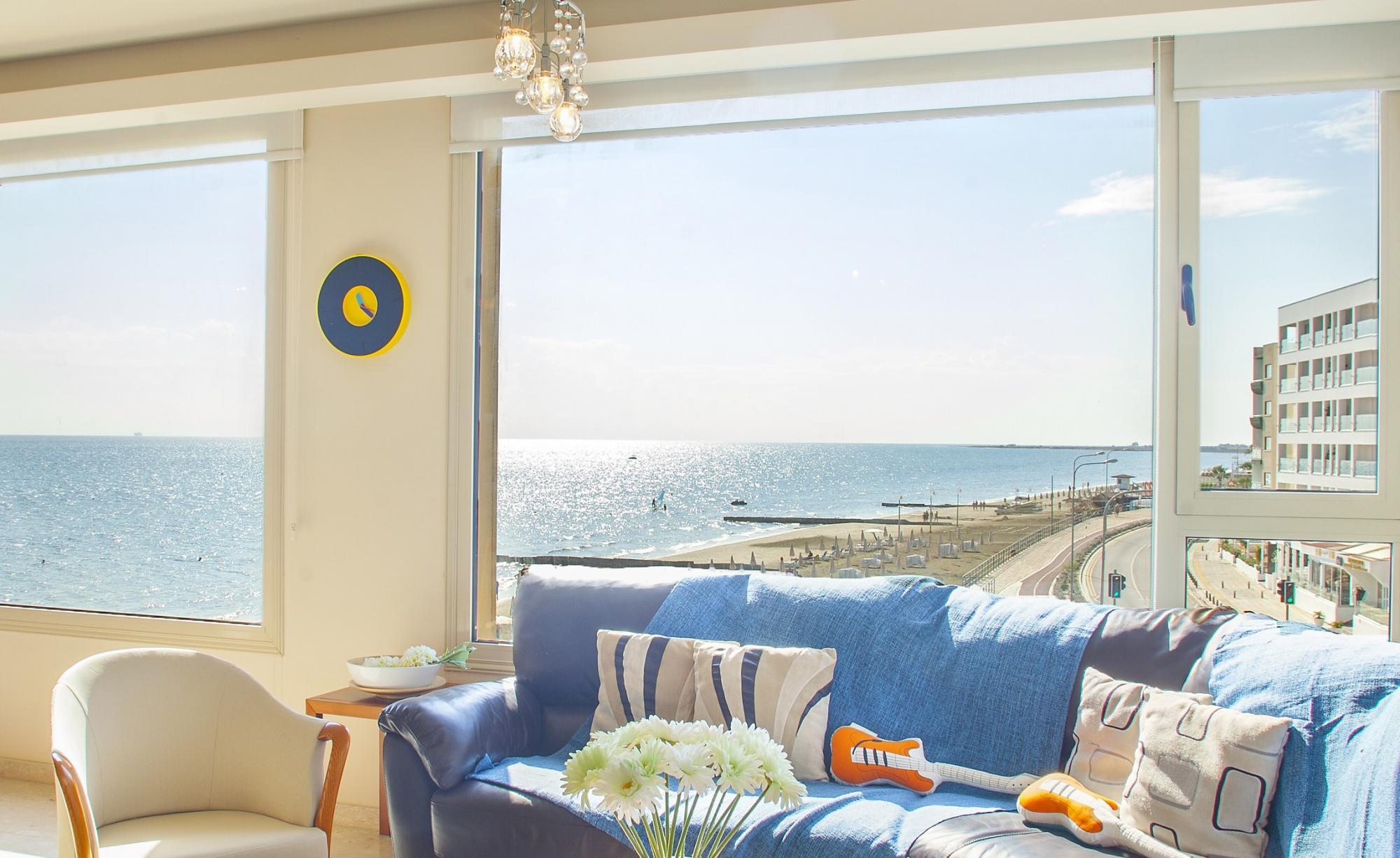 Mackenzie Eftyhia Beachfront Suite 1