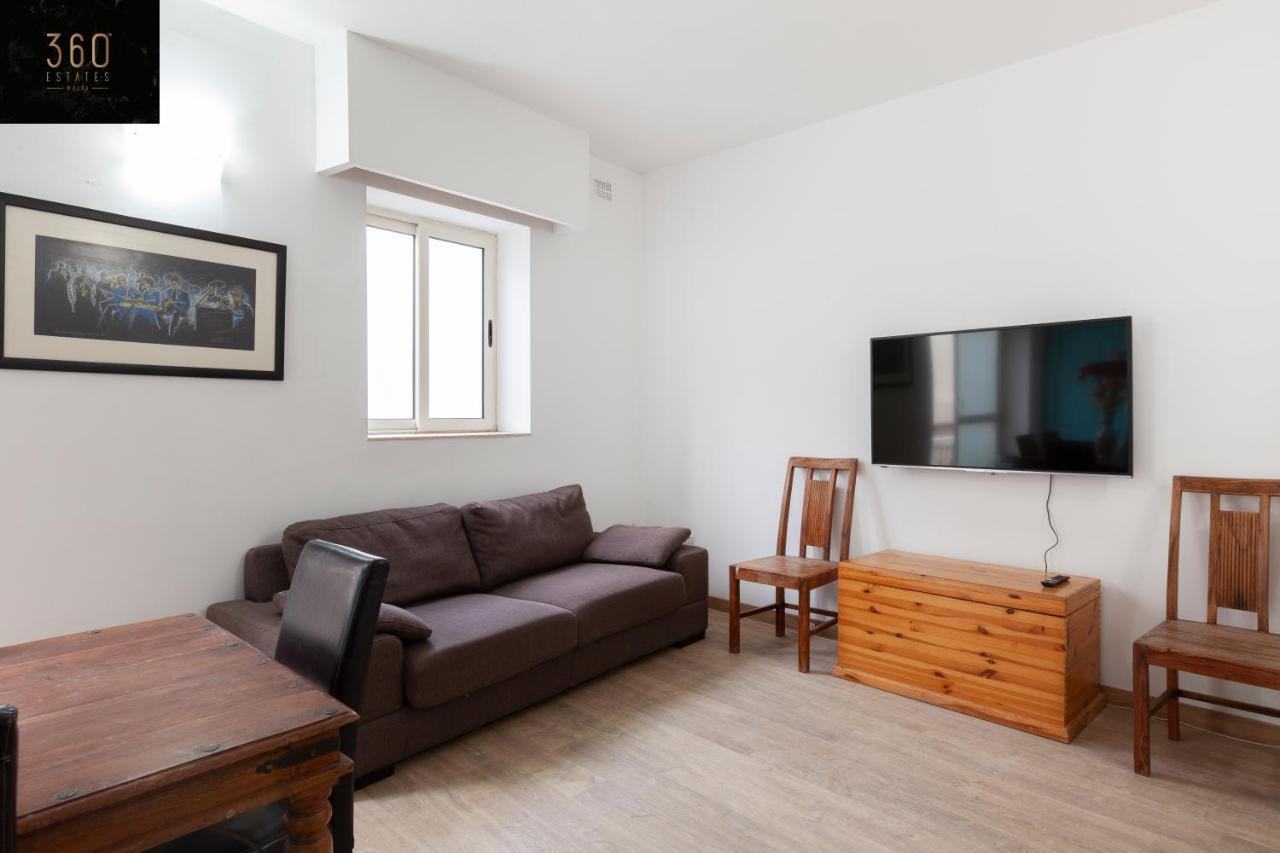 Spacious Apt with Table Soccer Just Off Promenade by 360 Estates 1