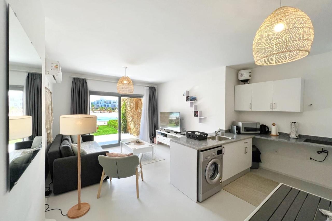 Lagoonfront Easy 1bdr Swan Lake El Gouna 2