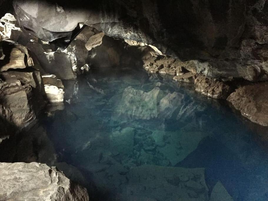 Slow Travel Myvatn - Oli's Homestay-Private House V