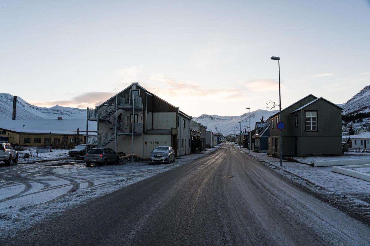 Scenic Penthouse - Ocean View & Skylight Windows 1