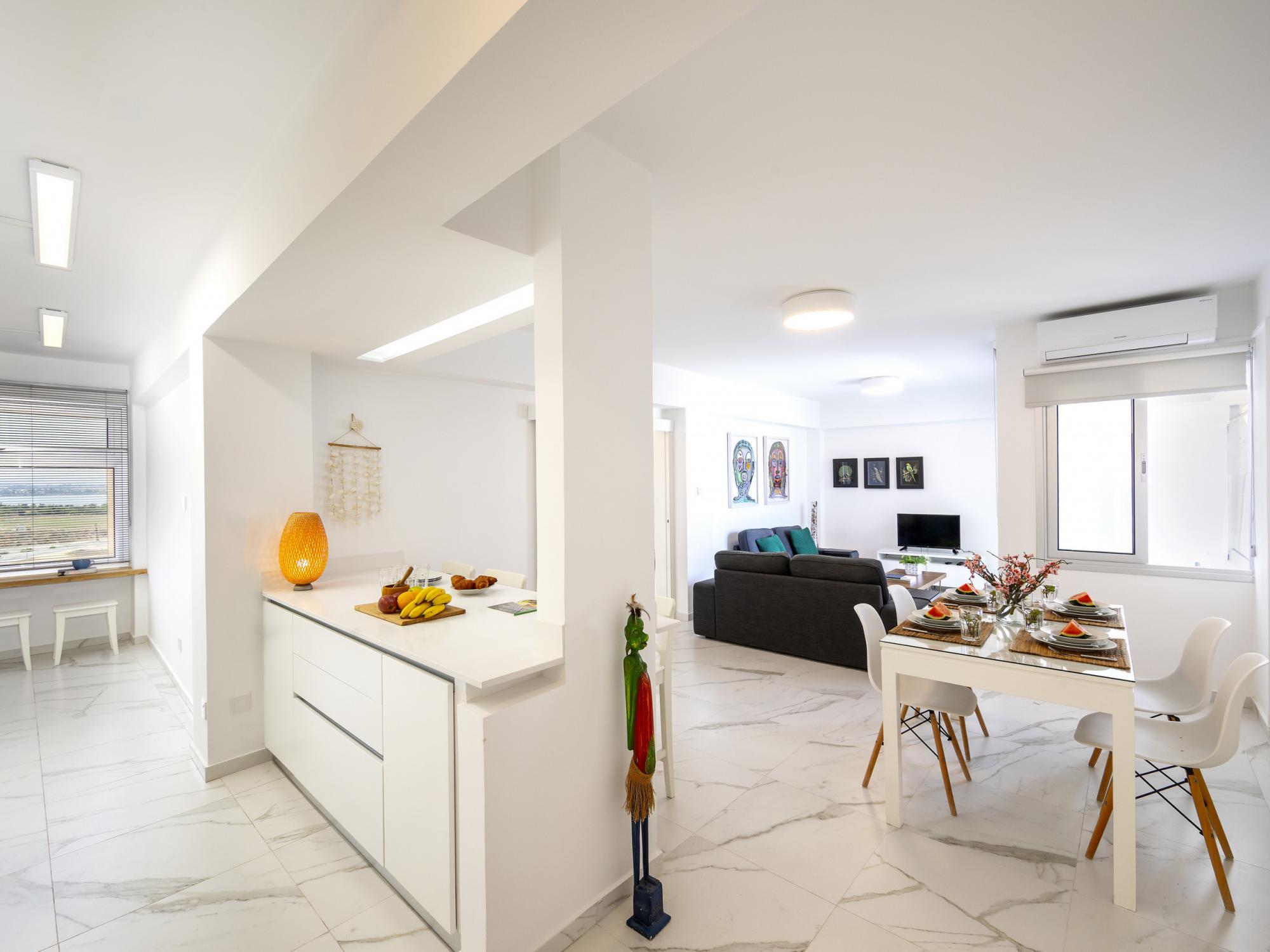 Mackenzie Leo Seafront Suite 2