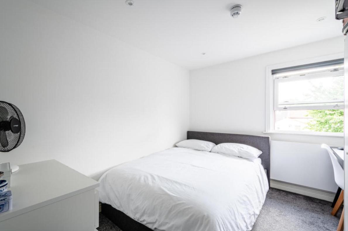 Large 2 Floor Flat with Garden, Close To Central 2