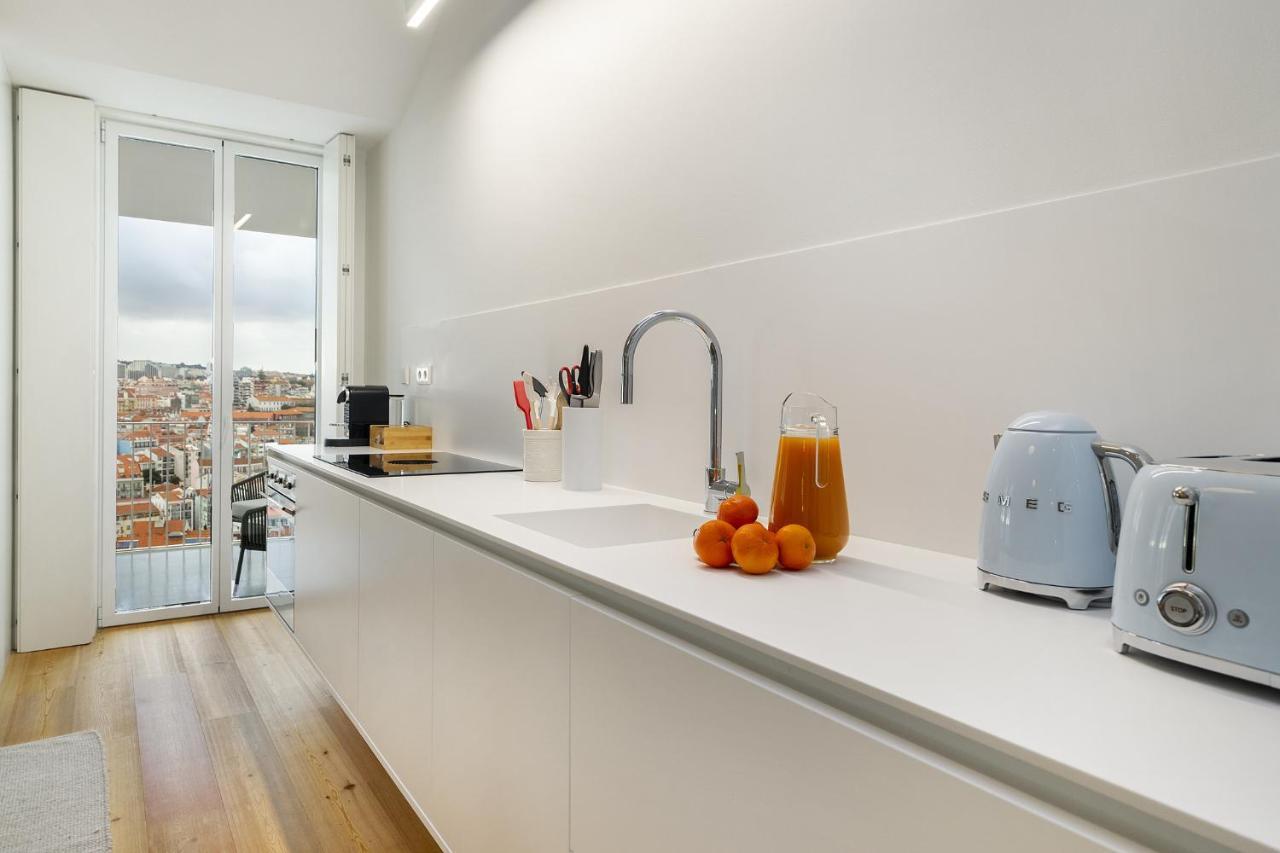 Whome City View Penthouse Luxurious Living in Lisbon with AC & Elevator 2