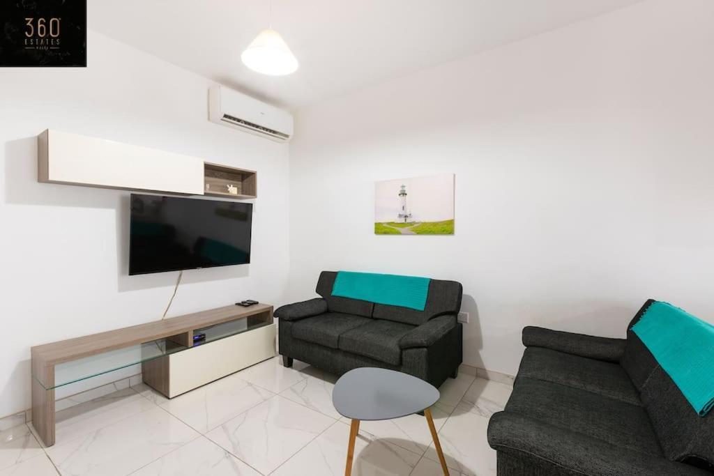 Beautiful, Central Home with All Amenities + Wifi by 360 Estates 2