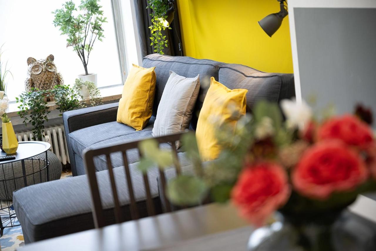 Big Central Apartment Near Rotkreuzplatz with 3 Br for 12 Pax 2