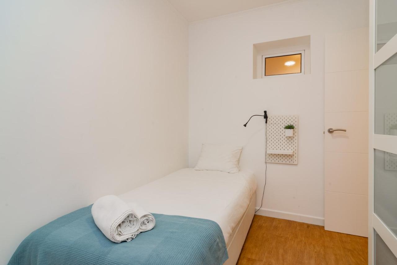 Lovely & Bright Family Flat W/ Patio 2