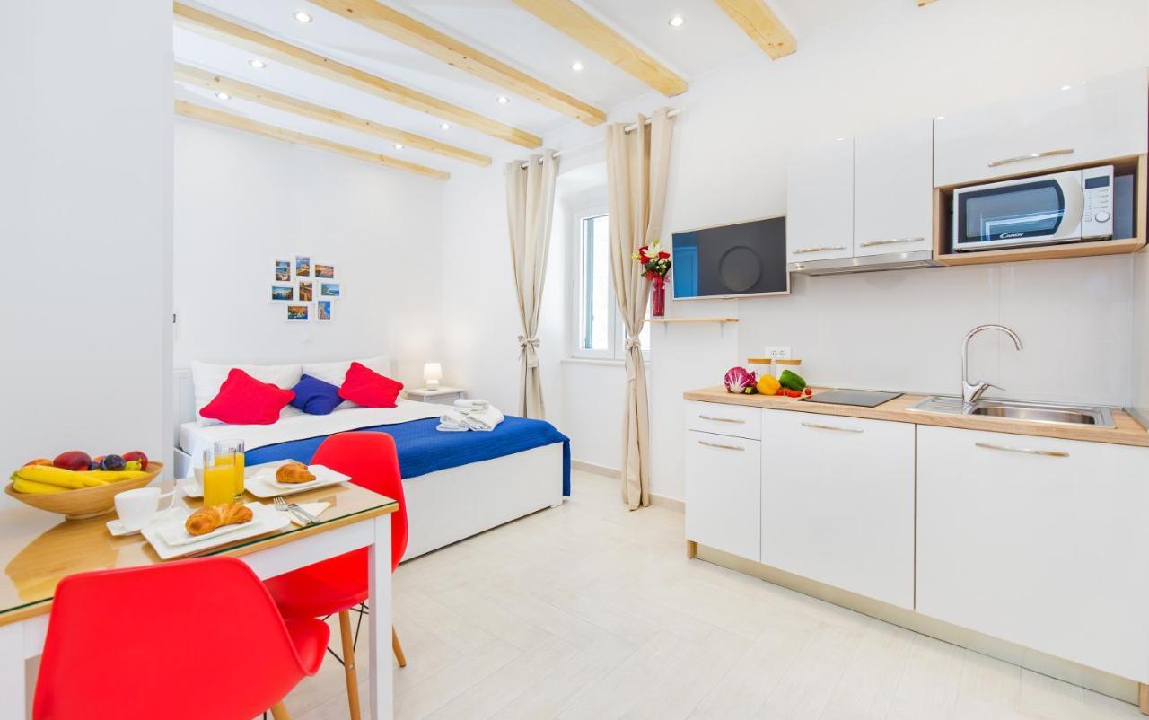 Apartment Seventyseven 1