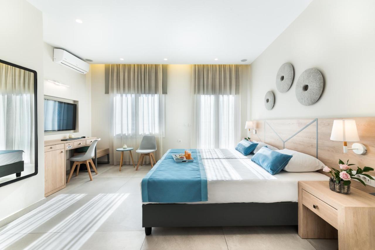 Santorini Main Square 2