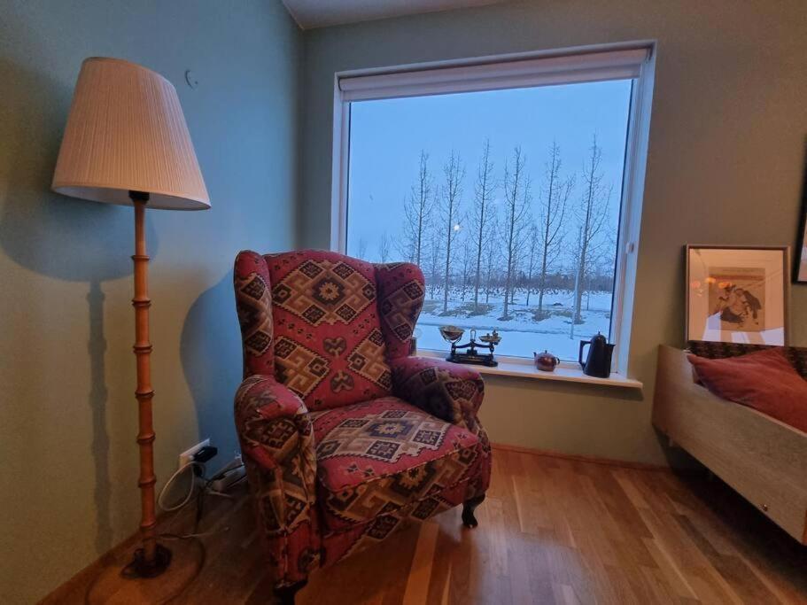 Quite Neighbourhood, Stekkjartun 28 2